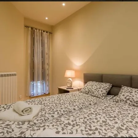 Crystal Kalman Apartmán *