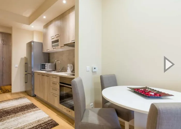 Crystal Kalman Apartman