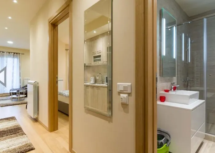 Crystal Kalman Apartman